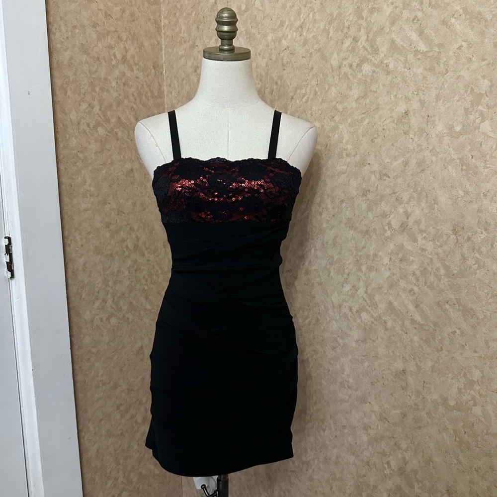VTG Y2K 2000s Black & Red Floral Lace Vampy Bodycon Mini Dress